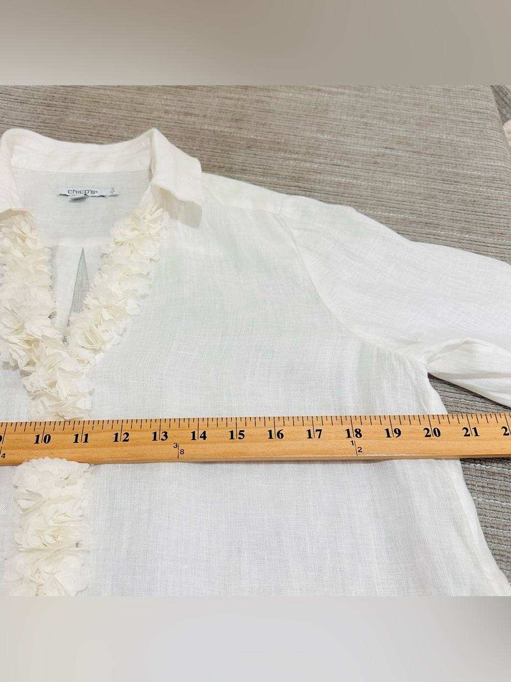 Chico's White 100% Linen Flower Embellished Ruffle Blouse Shirt Top Size 0 US 4 - Picture 7 of 9